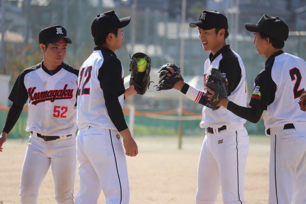 男子ソフトボール部 体育委員会 クラブ サークル紹介 熊本学園大学 熊本で学ぶ 九州を創る